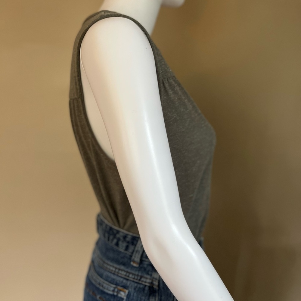 Green Heather Tank Top - Picture 4 of 9
